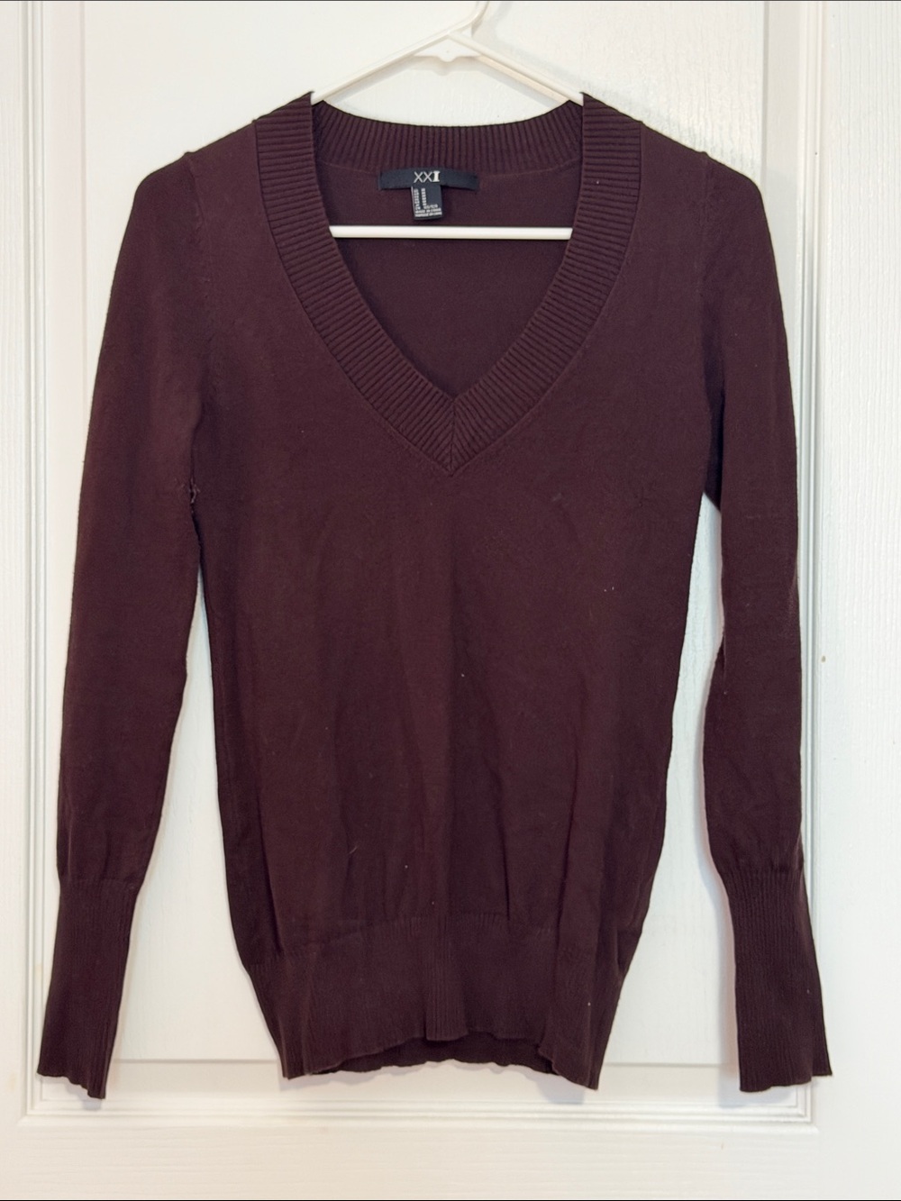 Forever 21 Women's V-Neck Sweater in Plum